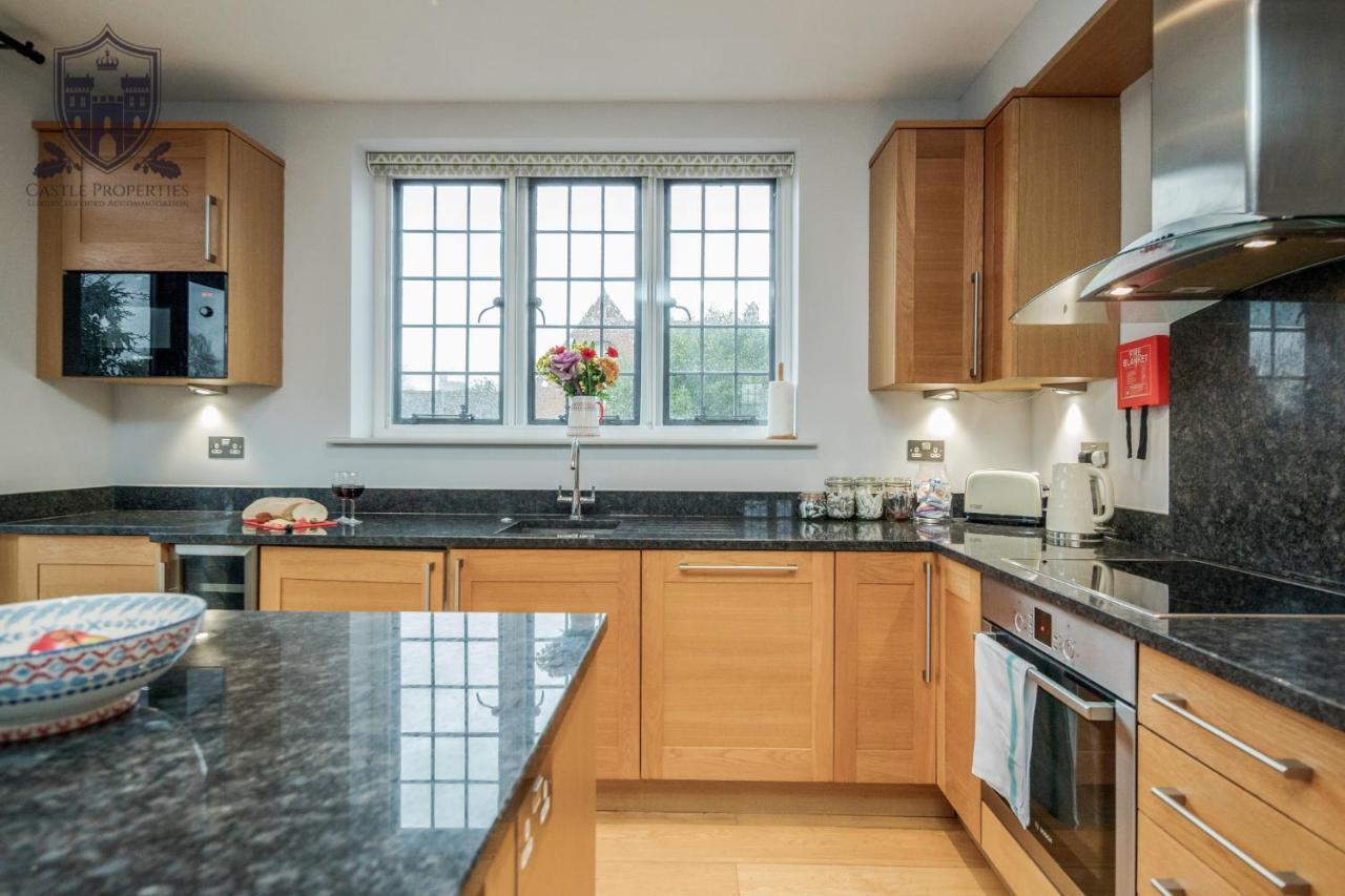 Castle Properties:Eton-The College Windsor Esterno foto